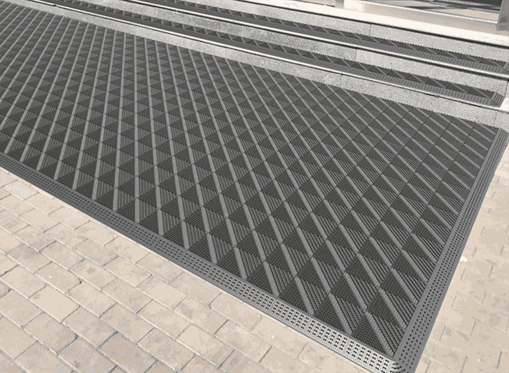 A 3d model of an aluminium stair tread.